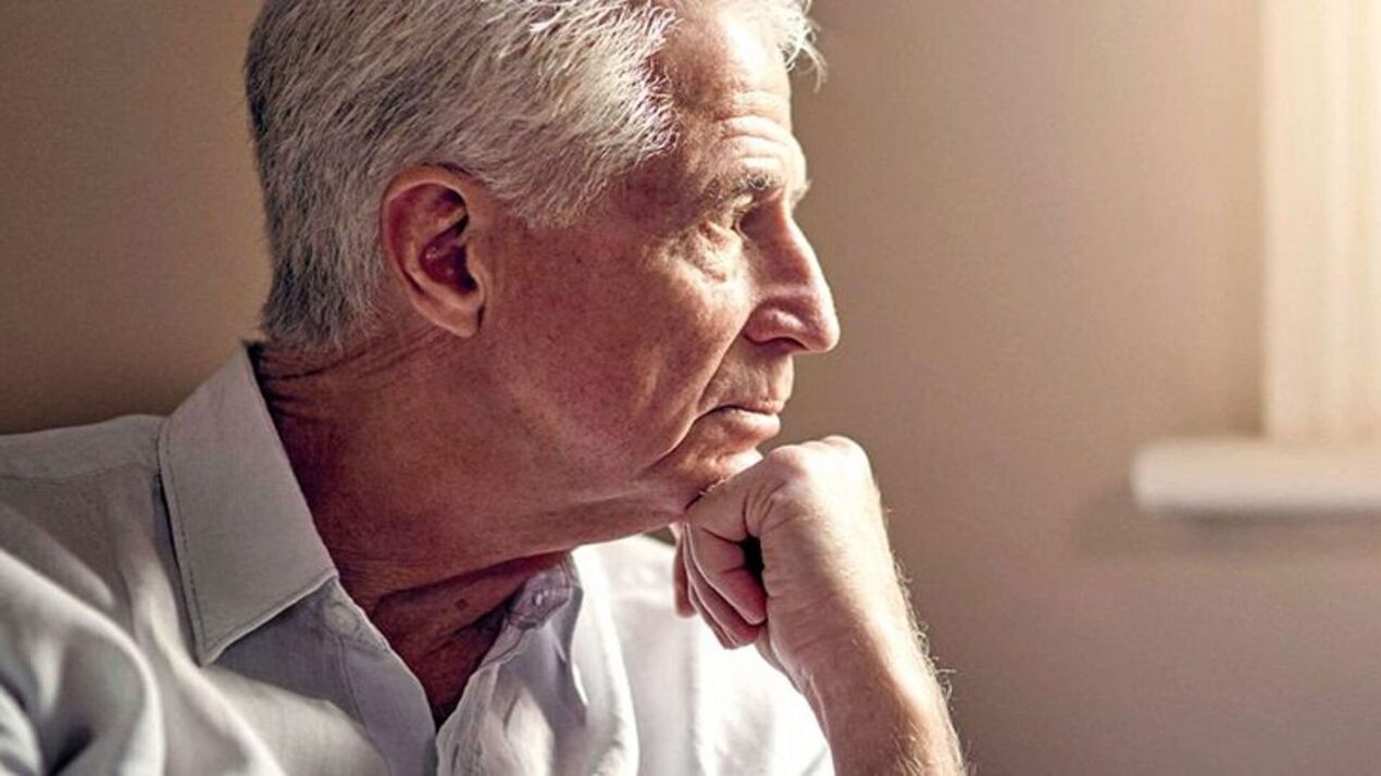 Олар капюшонның үстінде жүр Порно лесбиянка анасы мен қызы